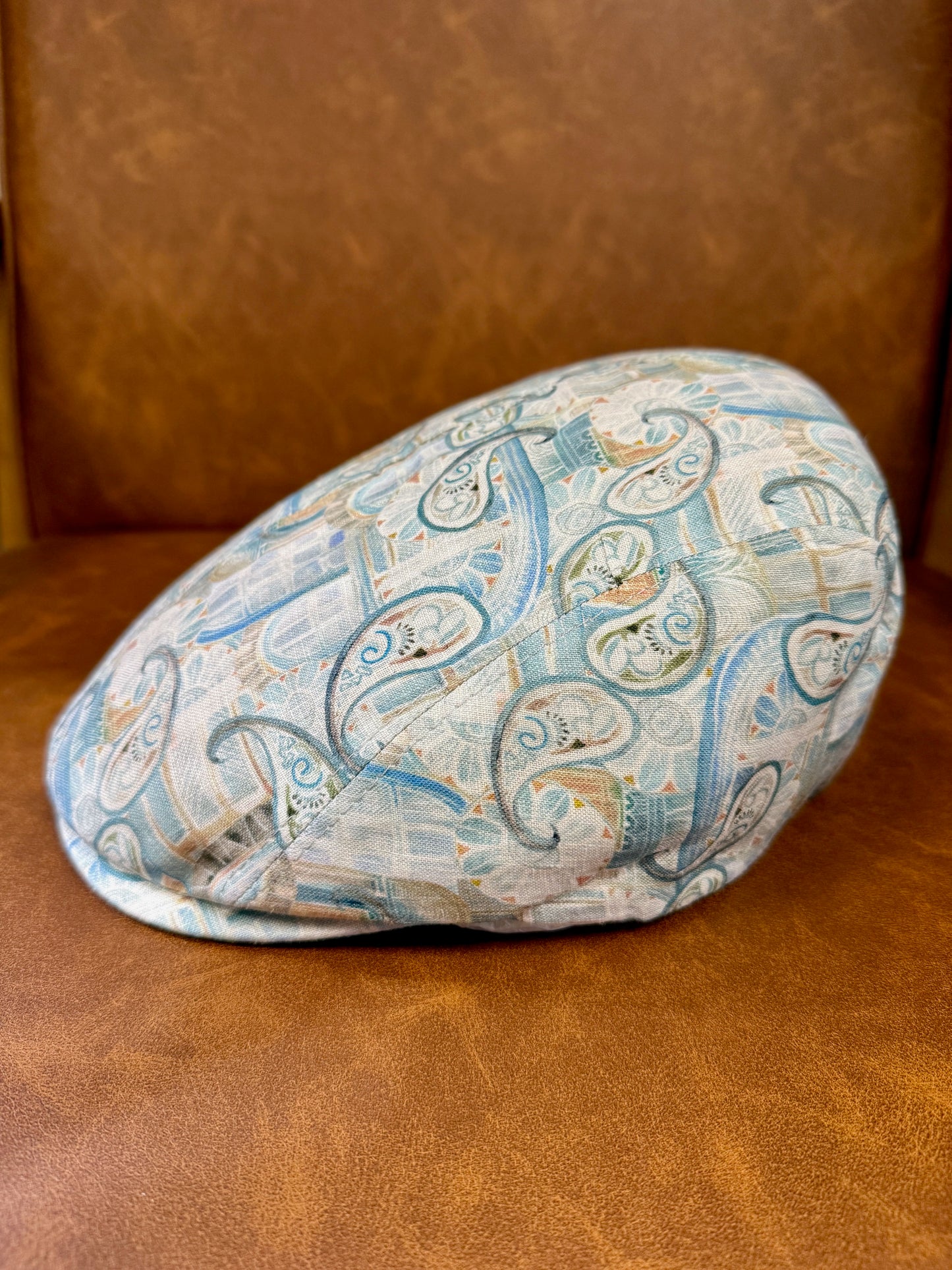 Flatcap Leinen Beige/Blau mit abstraktem Muster